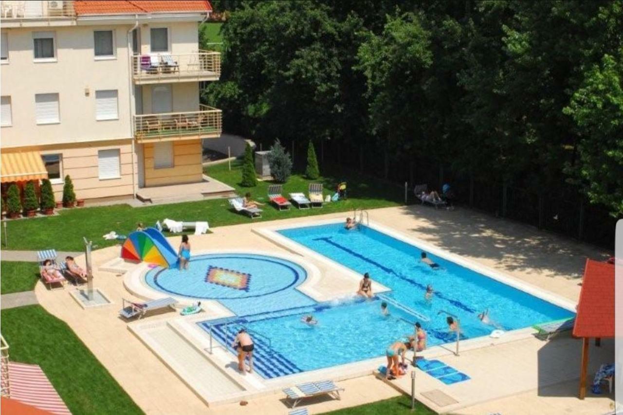 Apartamento Paris-Lux. Hajdúszoboszló Exterior foto